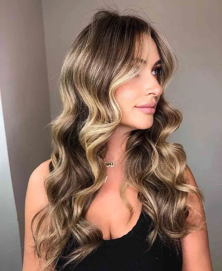 hair-color-trend-balayage-beige-on-brown-hair-trend-2023-woman-spring-summer