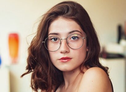 hairstyle with glasses_what hair style goes with glasseshairstyle with glasses_what hair style goes with glasses