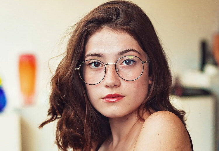 hairstyle with glasses_what hair style goes with glasseshairstyle with glasses_what hair style goes with glasses