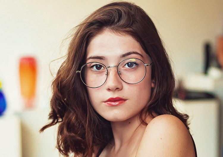 Hairstyles to wear with glasses. How to match the hairdo with the shape and  colour of the frame? — Blog Nanoil United States