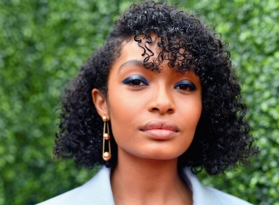 hairstyles-with-bangs-2023-trend-for-curly-hair
