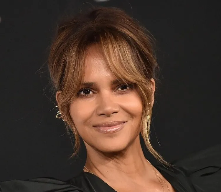 halle-berry-hairstyle-over-50-bangs