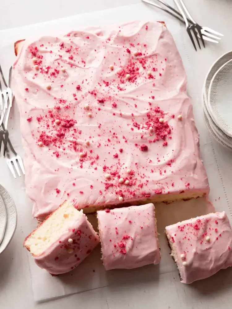 healthy-valentines-day-cake-low-carb-strawberry-cake-from-the-sheet recipe