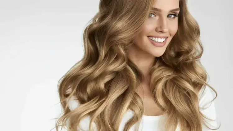 honey blonde hair how to wear it hairstyle ideas color trends 2023