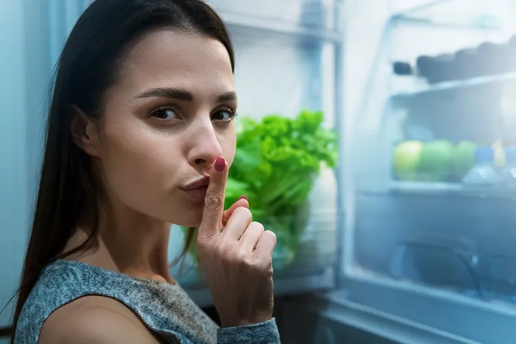 how to avoid midnight snacks all together and stay away from the fridge