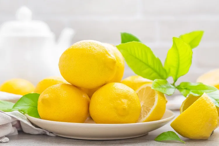 how to remove age spots on hands naturally_lemon juice in cosmetics