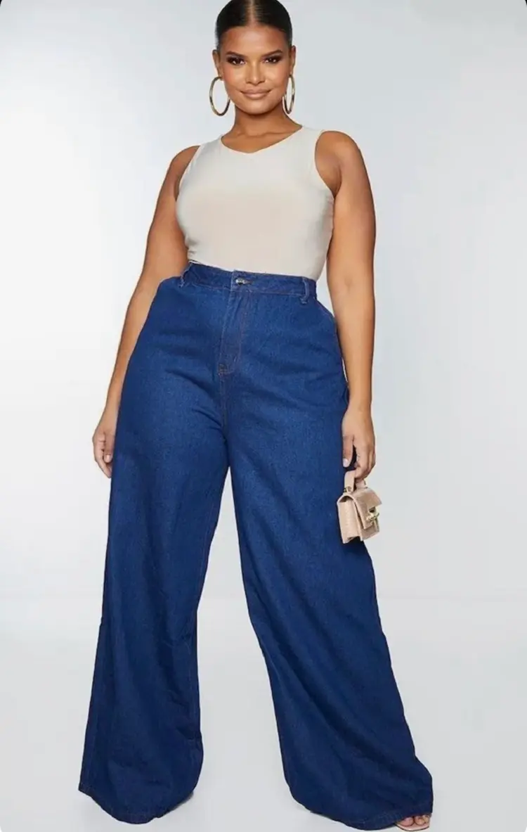 long flaired jeans for curvy women fashion trends 2023