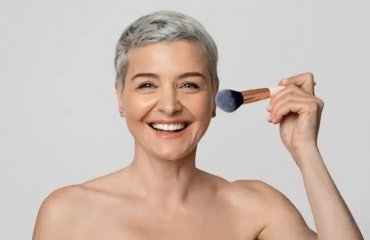 makeup for women over 50 best foundation to use at this age covering the wrinkles