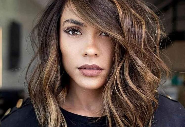 mid length layered cut 2023 trends