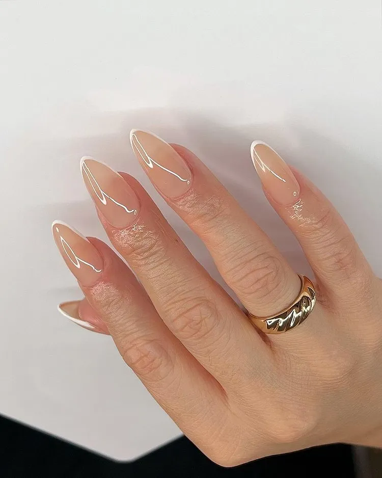 minimalist french manicure nail trends 2023