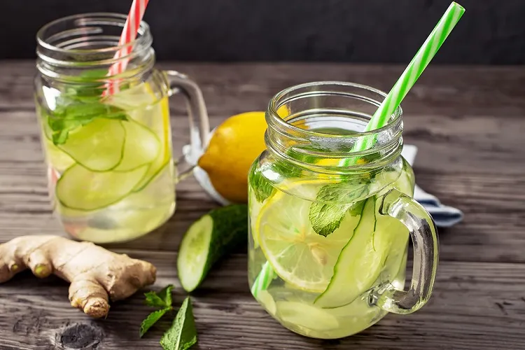 mint and ginger calming drinkas