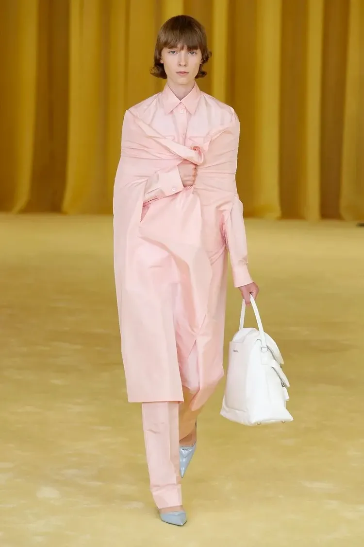 pastel pink fashion trends 2023