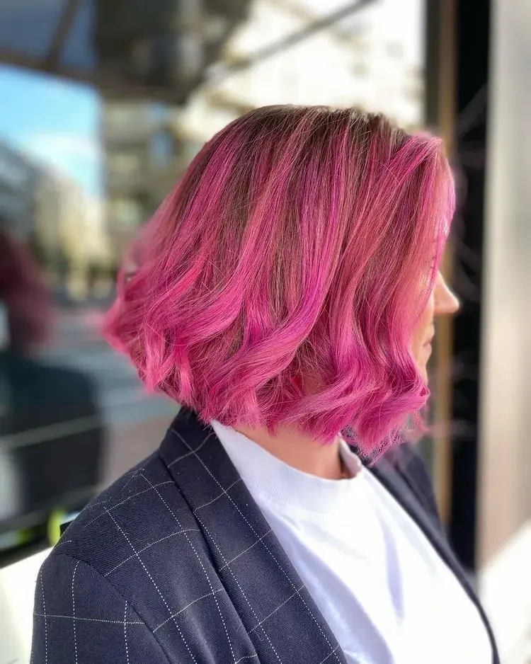 pink short wavy hair trends