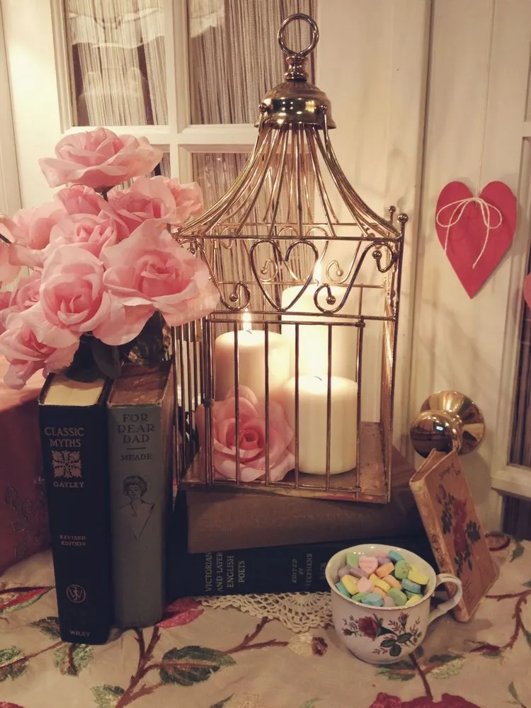 romantic-candlelight-decorating-ideas-with-flowers-pillar-candles