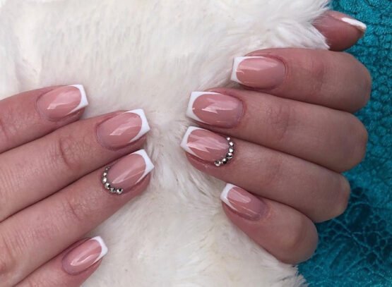 short-french-nails-with-rhinestones-2023