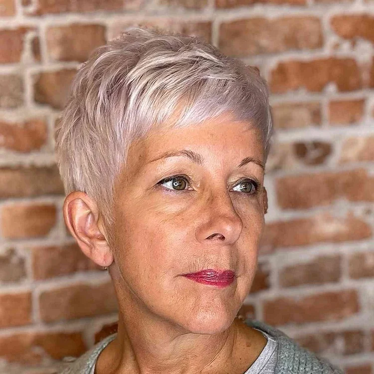 trendy-hairstyles-short-hair-cut-woman-60-year-old-oval-face