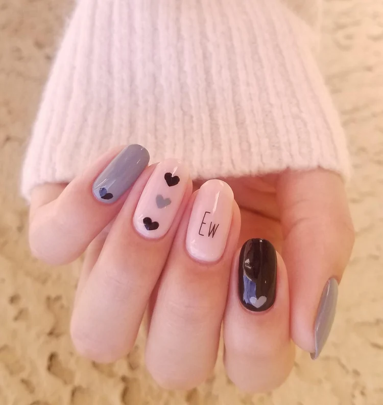 simple yet cute anti valentine's day manicure