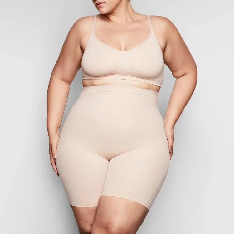 skims shapeware curvy women body what to wear to hide wide hips