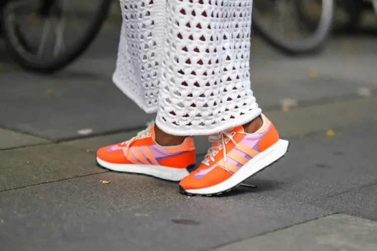 sneakers in trendy colors for a cheerful look