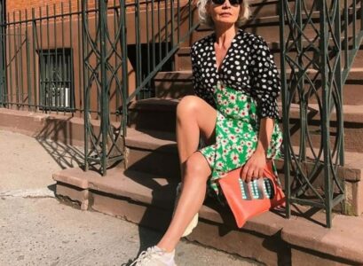 sneakers-trends-2023-for-older-women-grece-ghanem