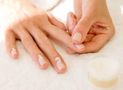 taking-care-of-nails-easy-nail-slugging-technique-natural