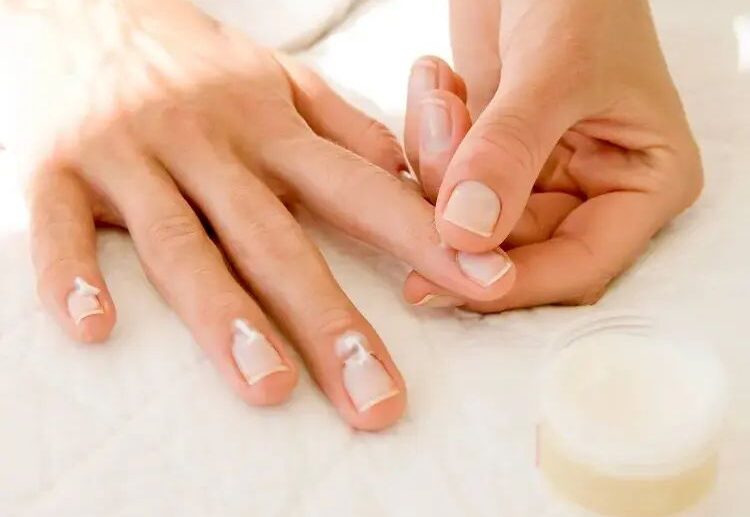 taking-care-of-nails-easy-nail-slugging-technique-natural