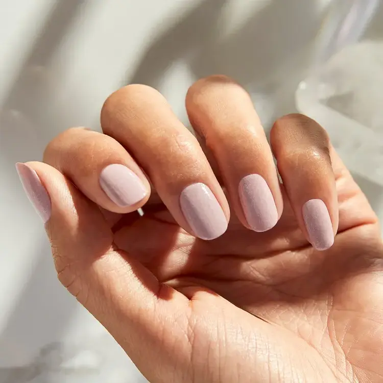 trend-manicure-squoval-nails-short-nails-pink-spring-2022