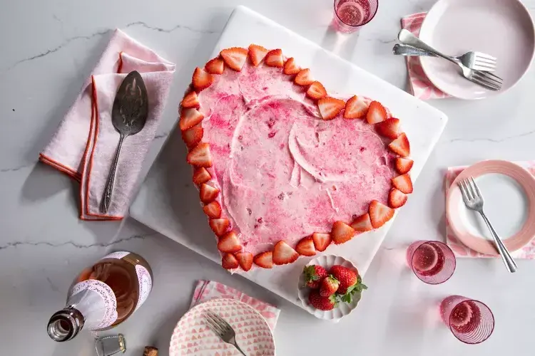 valentines-day-cake-in-heart-shape-romantic-desserts-valentines-day