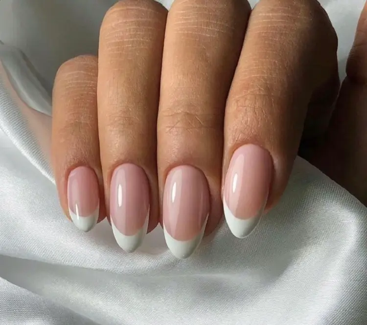 vanilla french manicure 2023 trends nail art design minimalistic simple