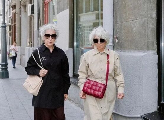 what color clothes to wear after 70 to look youthful and in style ideas outfit inspiration 2023