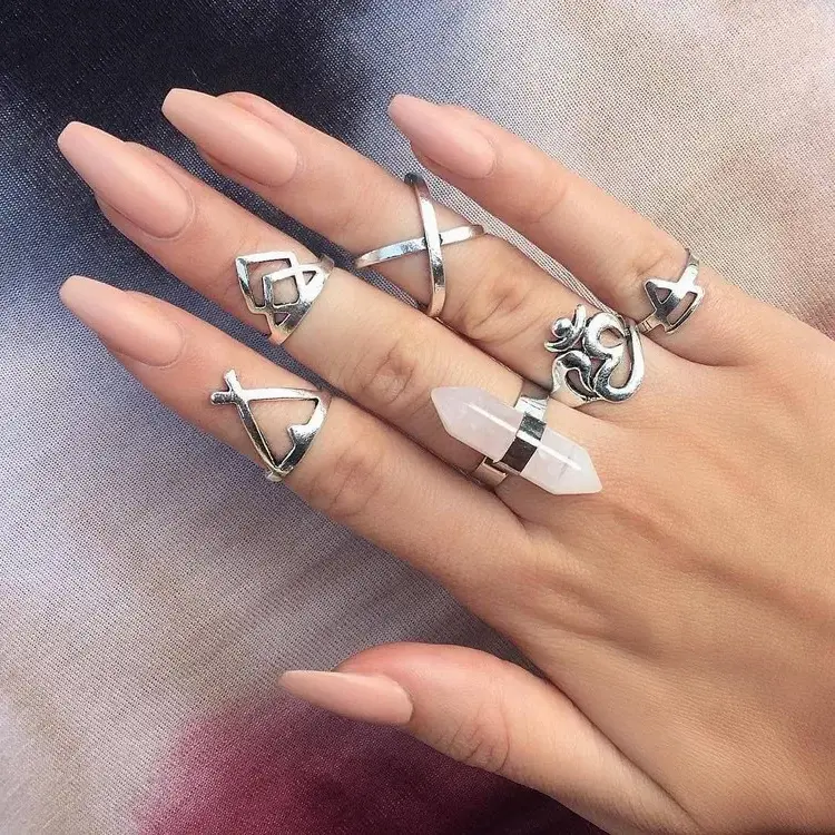 what-is-the-trend-for-nails-at-the-moment-shape-ballerina-nail-art-nude