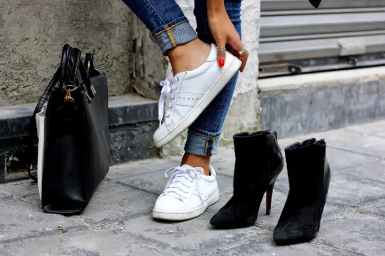 what sneakers for women over 50 white sneakers