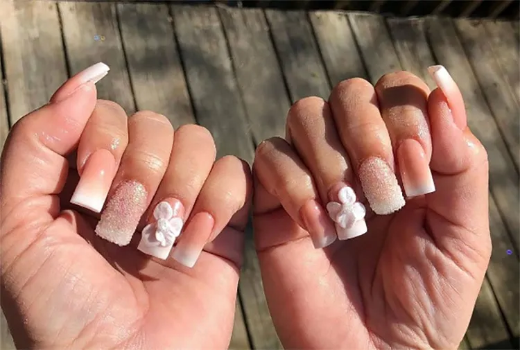white and pink nails_long nail shape