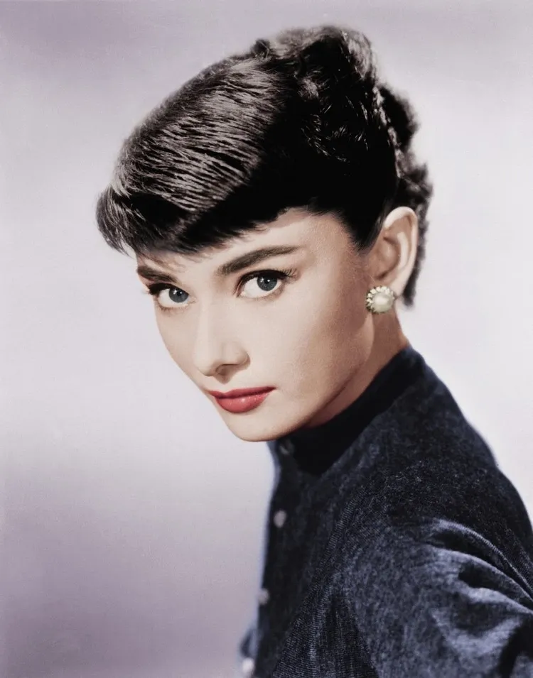 Audrey Hepburn cute straight brows have become trendy again