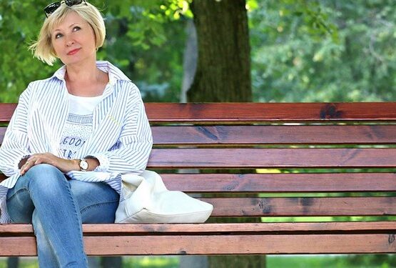 Budget-friendly-outfits-for-women-over-60-for-spring-2023
