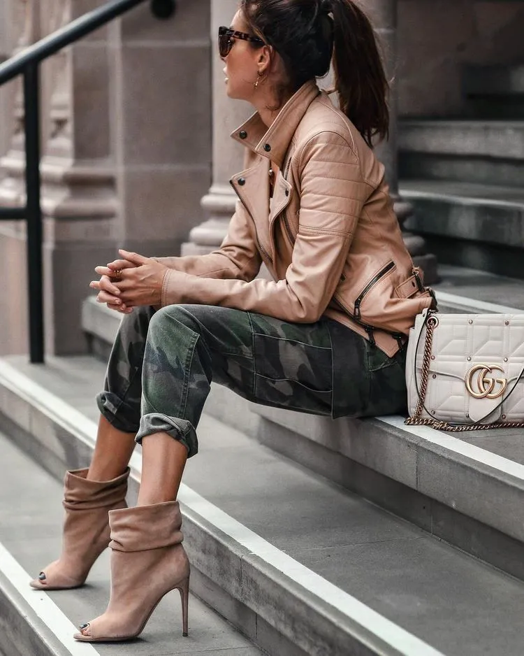 How to combine cargo pants with a jacket 2023 spring outfits