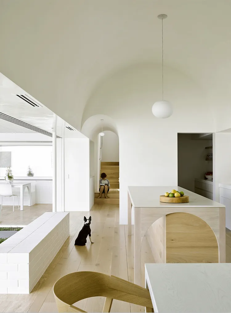 minimalism is the main feature of modern arches