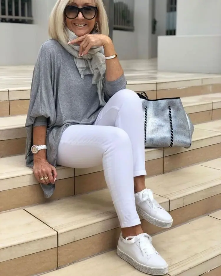Spring-outfits-with-sneakers-for-mature-women-cool-styling-tips-and-ideas