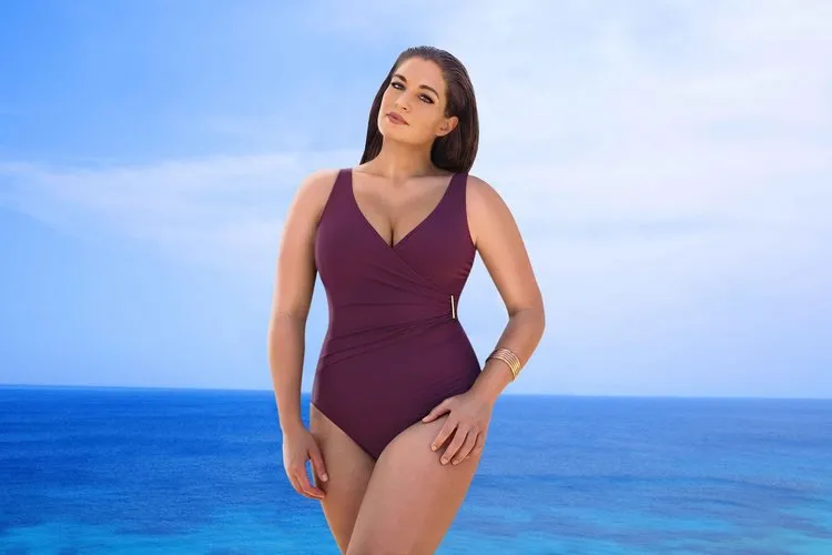 swimsuits with a v neckline for curvy women 2023 trends