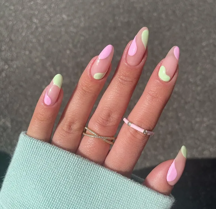 abstract nail designs spring manicure trends 2023 pink and green
