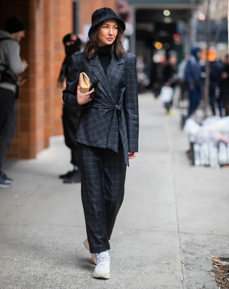 all black tailored suit bucket hat outfit ideas