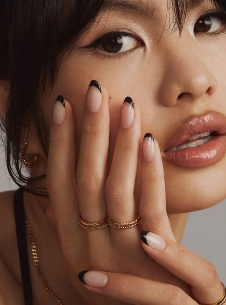 black french manicure ideas 2023 spring nails