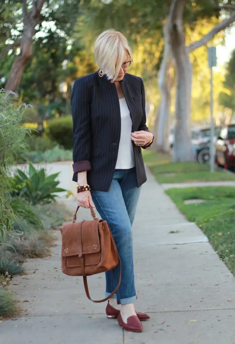 blazer-blue-jeans-brown-handbag-and-loafers-outfit-over-50