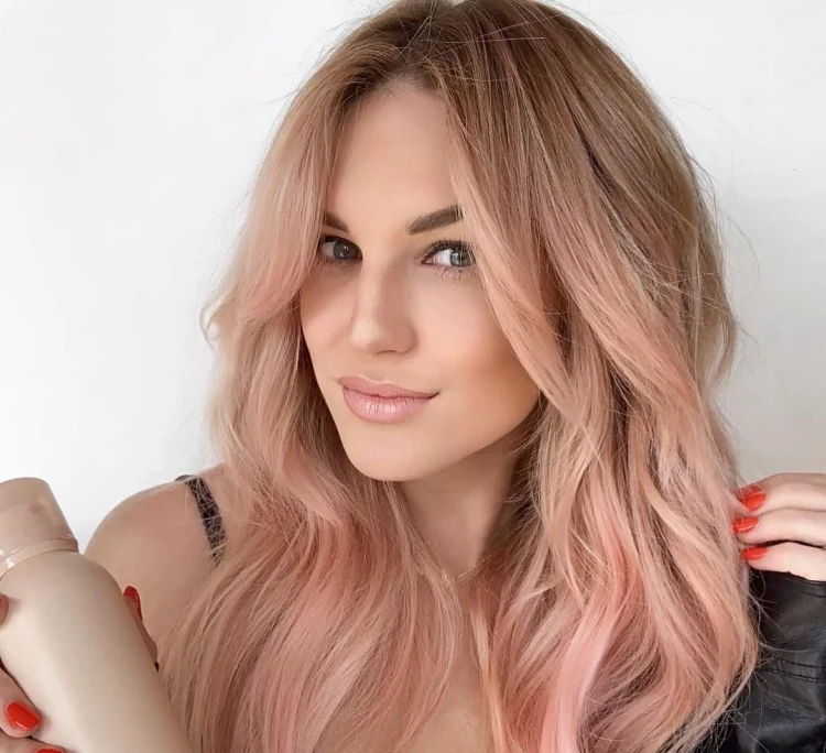 chic rose gold hair color spring trends 2023