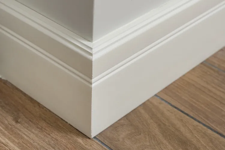 cleaning-baseboard-hacks-neat-and-tidy-surface