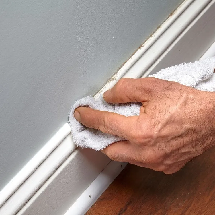 cleaning-baseboard-hacks-wooden-surface