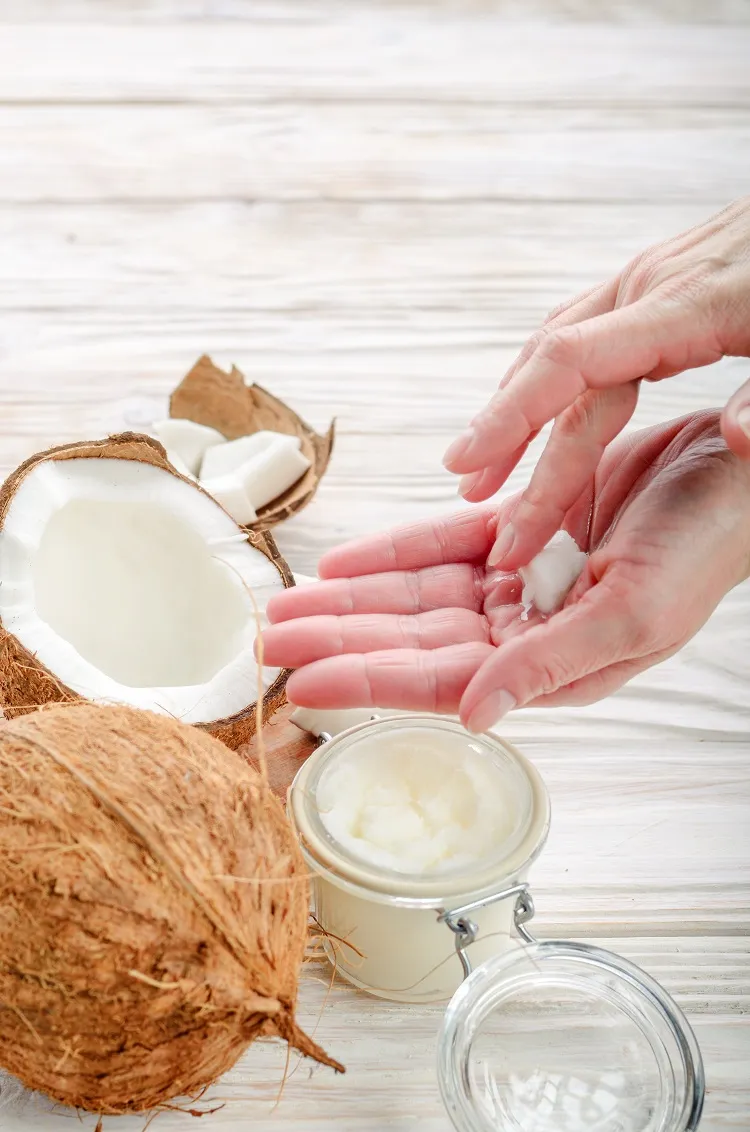 coconut oil skin properties benefits moisturiser
