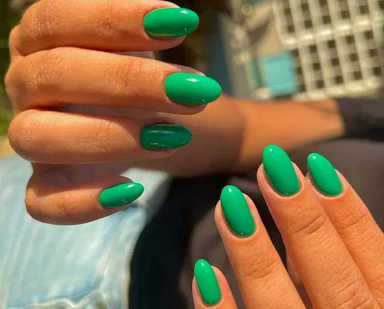 emerald green nail designs simple manicure ideas colors 2023