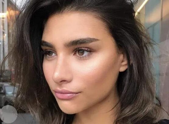 eyebrows trend 2023 shape that creates a younger look and emphasizes facial features