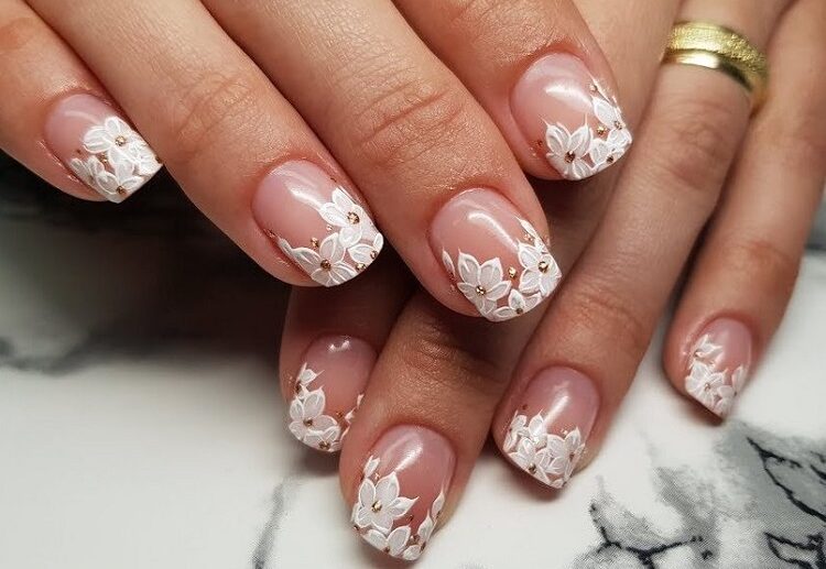 french manicure 2023 short nails designs short french tips 2023